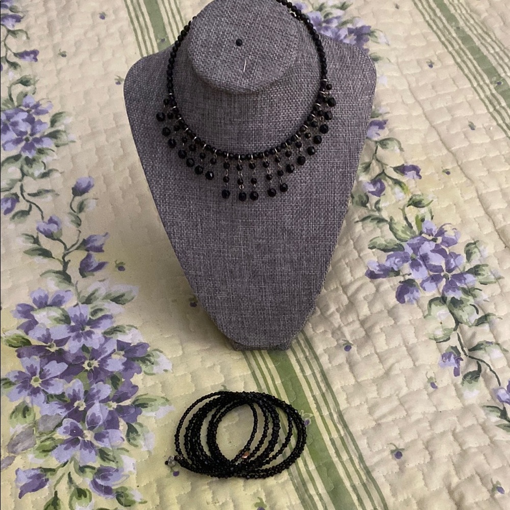Elegant Black Beaded Necklace and Bracelet Set
